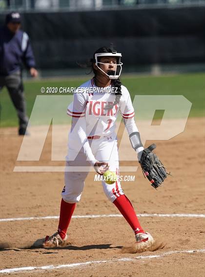 Thumbnail 3 in Belton vs. Boerne (NFCA Texas High School Leadoff Classic) photogallery.