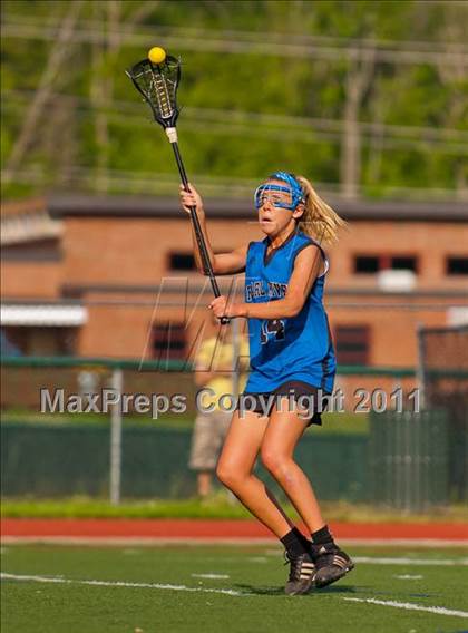 Thumbnail 1 in Pleasantville vs. Pearl River (Section 1 Class C Final) photogallery.