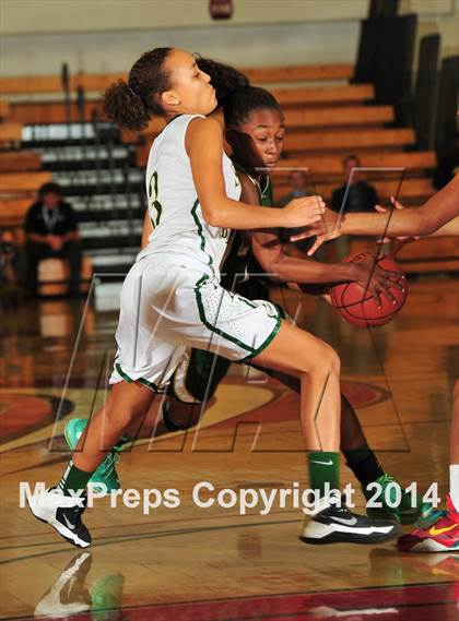 Thumbnail 3 in Lakeside vs. Santa Barbara (CIF SS D3AA Final) photogallery.
