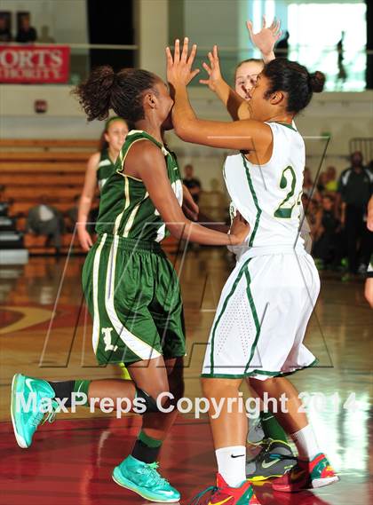Thumbnail 1 in Lakeside vs. Santa Barbara (CIF SS D3AA Final) photogallery.