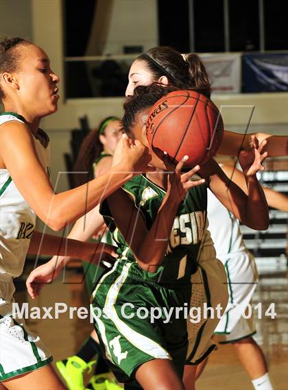 Thumbnail 2 in Lakeside vs. Santa Barbara (CIF SS D3AA Final) photogallery.