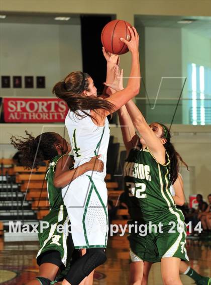 Thumbnail 3 in Lakeside vs. Santa Barbara (CIF SS D3AA Final) photogallery.
