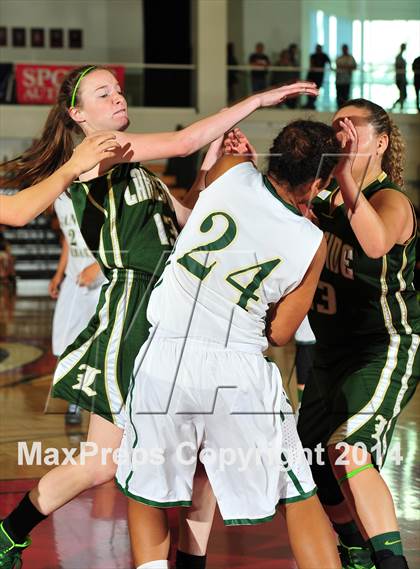 Thumbnail 3 in Lakeside vs. Santa Barbara (CIF SS D3AA Final) photogallery.