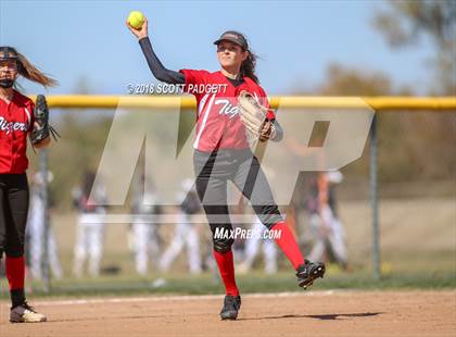 Thumbnail 1 in Murrieta Mesa vs. Elsinore (Stu Penter Classic) photogallery.