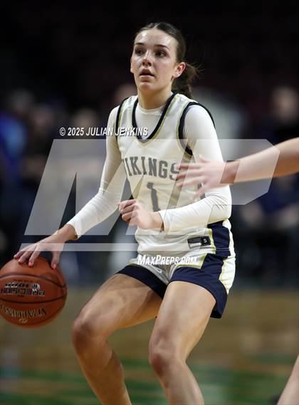 Thumbnail 3 in Middleton vs. Bishop Kelly (SIC Central Section 5A Final) photogallery.