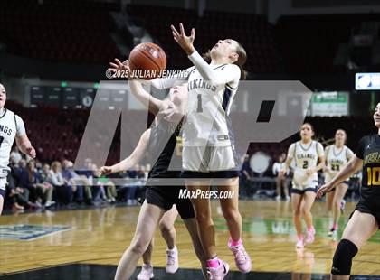 Thumbnail 3 in Middleton vs. Bishop Kelly (SIC Central Section 5A Final) photogallery.