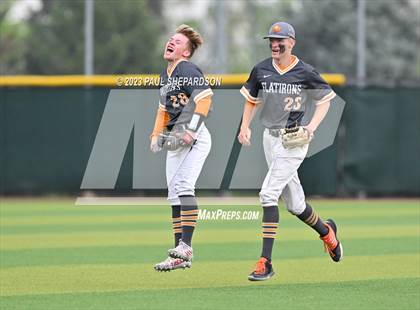 Thumbnail 3 in Flatirons Academy vs. Holly (CHSAA 1A State - Semifinal) photogallery.