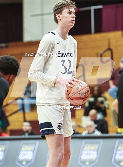 Thumbnail 1 in Oak Hill Academy vs. Brewster Academy (Spalding Hoophall Classic) photogallery.