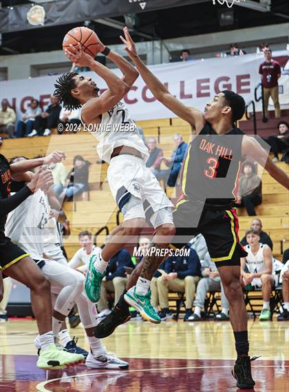 Thumbnail 3 in Oak Hill Academy vs. Brewster Academy (Spalding Hoophall Classic) photogallery.