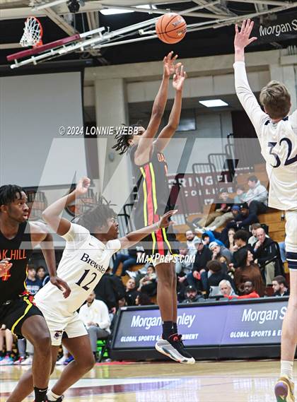 Thumbnail 2 in Oak Hill Academy vs. Brewster Academy (Spalding Hoophall Classic) photogallery.