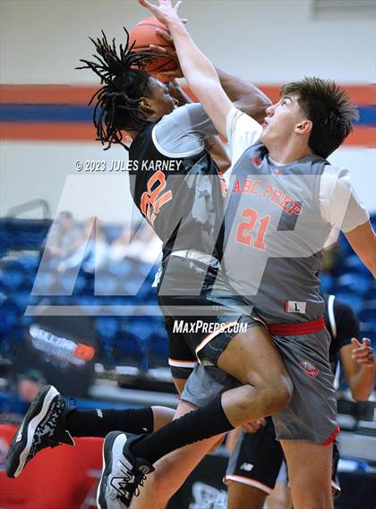 Thumbnail 2 in Skyline Prep vs Albuquerque Academy (Tarkanian Classic) photogallery.