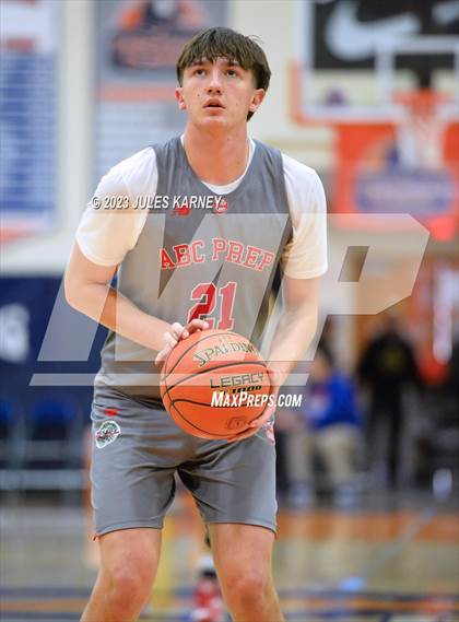 Thumbnail 3 in Skyline Prep vs Albuquerque Academy (Tarkanian Classic) photogallery.