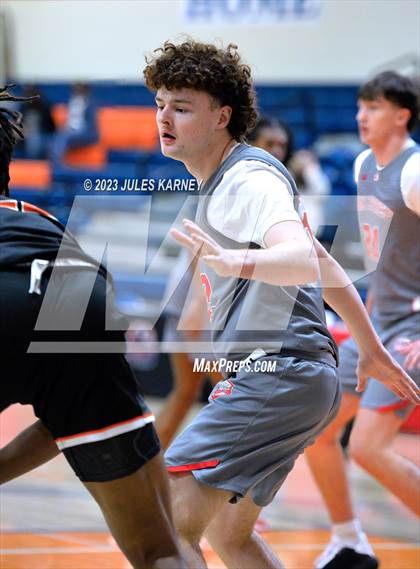 Thumbnail 1 in Skyline Prep vs Albuquerque Academy (Tarkanian Classic) photogallery.