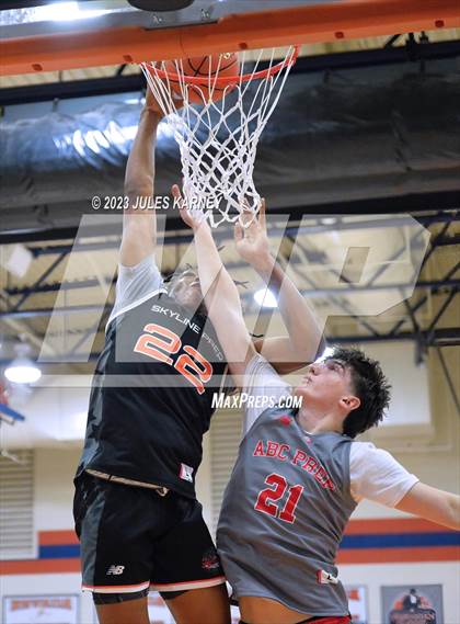 Thumbnail 3 in Skyline Prep vs Albuquerque Academy (Tarkanian Classic) photogallery.