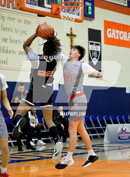 Thumbnail 3 in Skyline Prep vs Albuquerque Academy (Tarkanian Classic) photogallery.