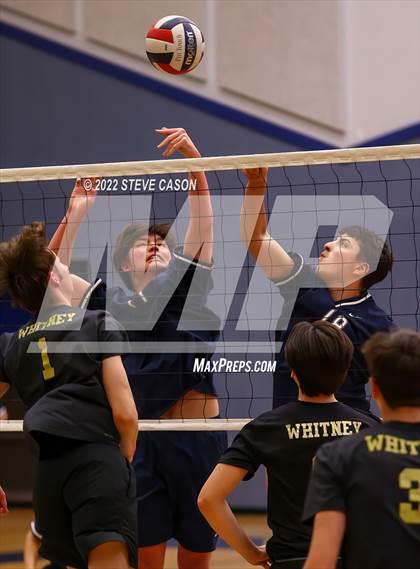 Thumbnail 1 in Whitney @ Vista del Lago photogallery.