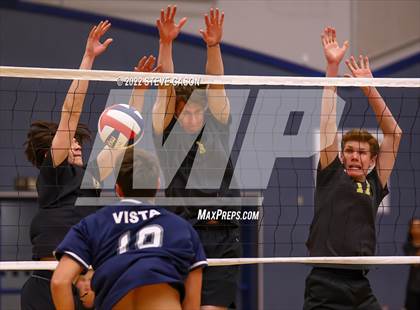 Thumbnail 2 in Whitney @ Vista del Lago photogallery.