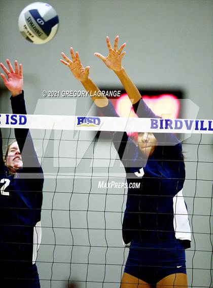 Thumbnail 3 in Plano West vs Keller (UIL 6A Regional Semifinal) photogallery.