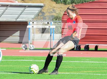 Thumbnail 3 in California vs. Clovis North photogallery.