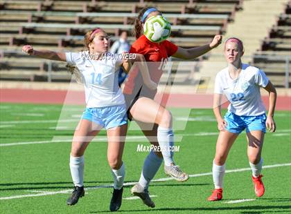 Thumbnail 3 in California vs. Clovis North photogallery.