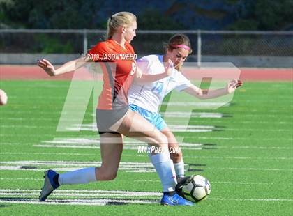 Thumbnail 2 in California vs. Clovis North photogallery.
