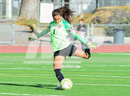 Thumbnail 2 in California vs. Clovis North photogallery.