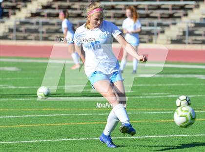 Thumbnail 3 in California vs. Clovis North photogallery.