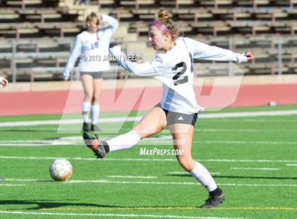 Thumbnail 1 in California vs. Clovis North photogallery.