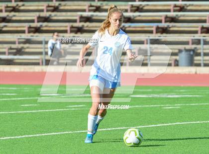 Thumbnail 3 in California vs. Clovis North photogallery.