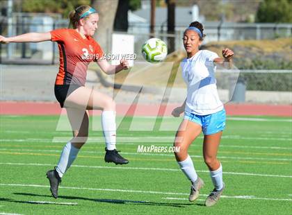 Thumbnail 2 in California vs. Clovis North photogallery.