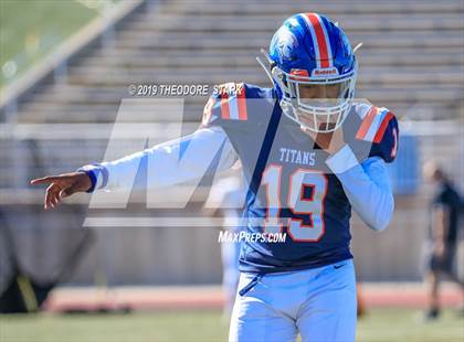 Thumbnail 3 in Rocky Mountain @ Legend (CHSAA 5A 1st Round Playoff) photogallery.