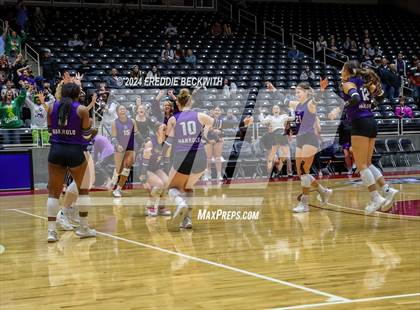 Thumbnail 1 in Neches vs. Harrold (UIL 1A Volleyball Final) photogallery.