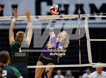 Thumbnail 1 in Neches vs. Harrold (UIL 1A Volleyball Final) photogallery.