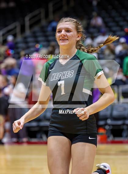 Thumbnail 3 in Neches vs. Harrold (UIL 1A Volleyball Final) photogallery.