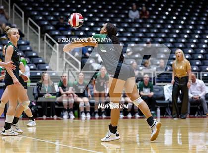 Thumbnail 1 in Neches vs. Harrold (UIL 1A Volleyball Final) photogallery.
