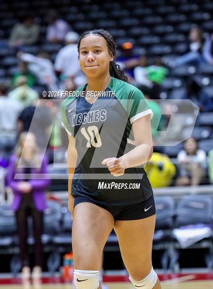 Thumbnail 1 in Neches vs. Harrold (UIL 1A Volleyball Final) photogallery.