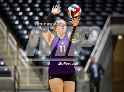 Thumbnail 2 in Neches vs. Harrold (UIL 1A Volleyball Final) photogallery.