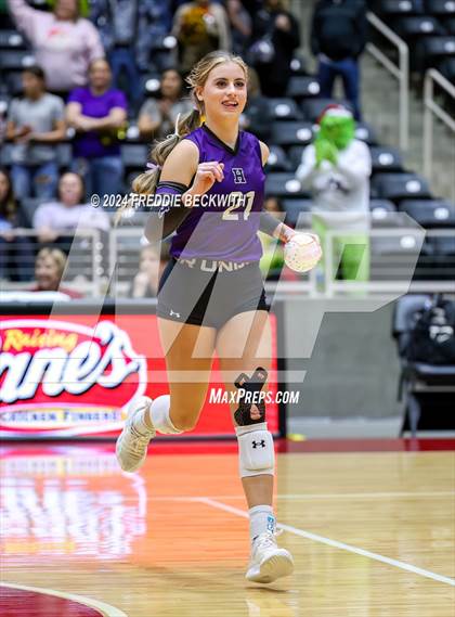 Thumbnail 1 in Neches vs. Harrold (UIL 1A Volleyball Final) photogallery.