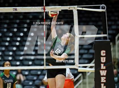 Thumbnail 1 in Neches vs. Harrold (UIL 1A Volleyball Final) photogallery.