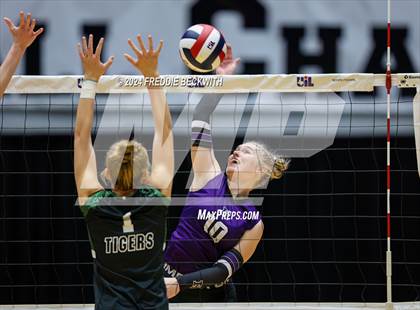 Thumbnail 2 in Neches vs. Harrold (UIL 1A Volleyball Final) photogallery.