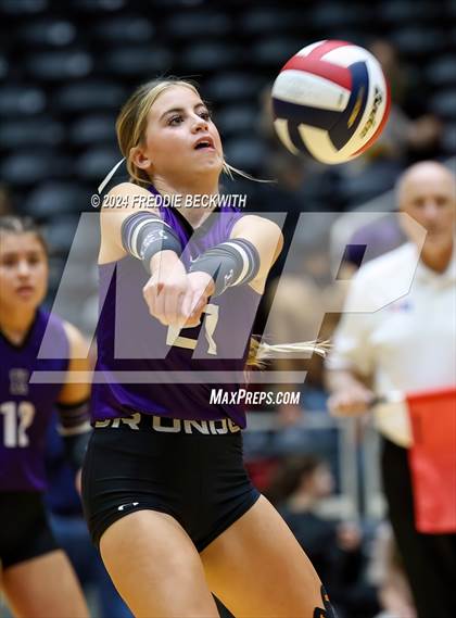 Thumbnail 1 in Neches vs. Harrold (UIL 1A Volleyball Final) photogallery.