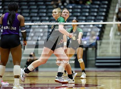 Thumbnail 1 in Neches vs. Harrold (UIL 1A Volleyball Final) photogallery.