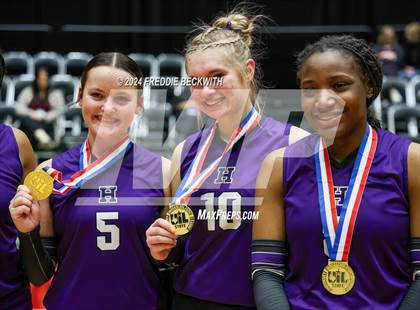 Thumbnail 2 in Neches vs. Harrold (UIL 1A Volleyball Final) photogallery.