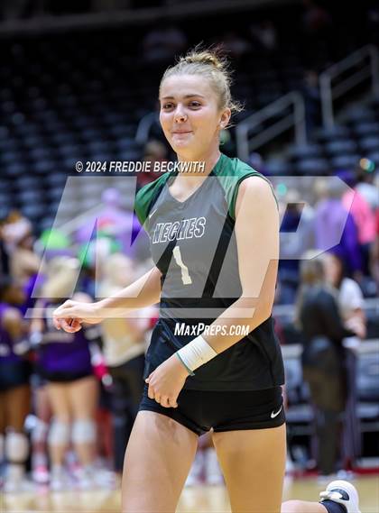 Thumbnail 1 in Neches vs. Harrold (UIL 1A Volleyball Final) photogallery.