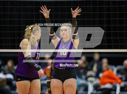 Thumbnail 1 in Neches vs. Harrold (UIL 1A Volleyball Final) photogallery.
