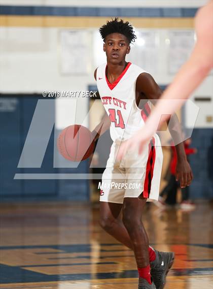 Thumbnail 2 in Jefferson City vs Union (Central Bank Shootout) photogallery.