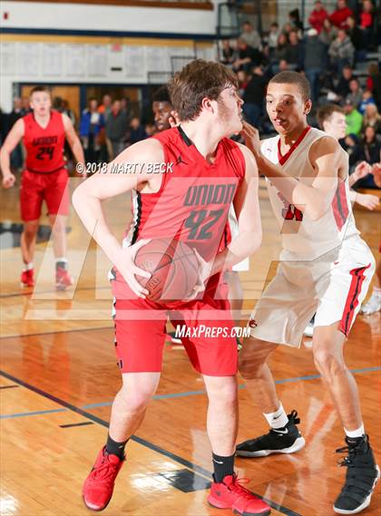Thumbnail 3 in Jefferson City vs Union (Central Bank Shootout) photogallery.