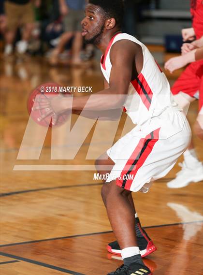 Thumbnail 3 in Jefferson City vs Union (Central Bank Shootout) photogallery.