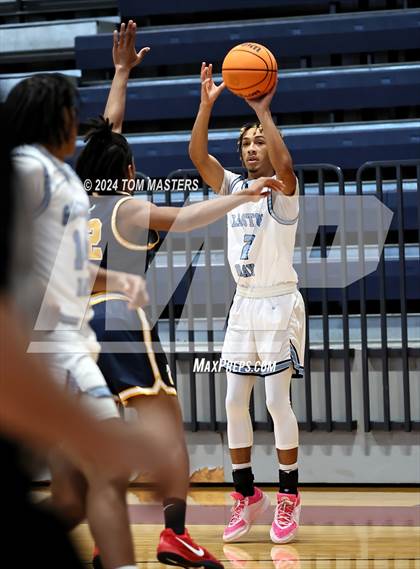 Thumbnail 2 in Fayetteville Academy vs. Gaston Day photogallery.