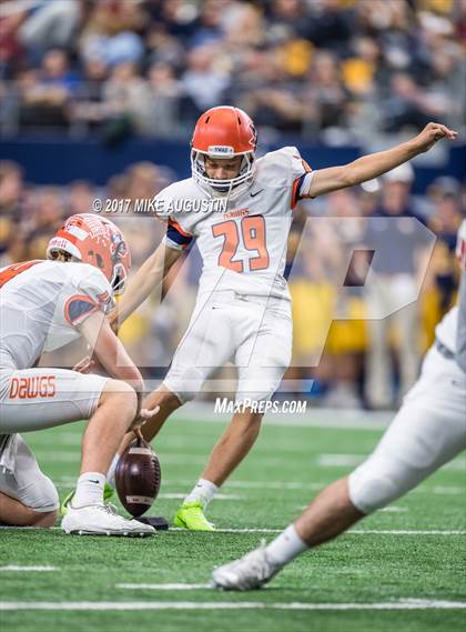 Thumbnail 1 in McKinney North vs. Highland Park (UIL 5A DI Area Playoff) photogallery.